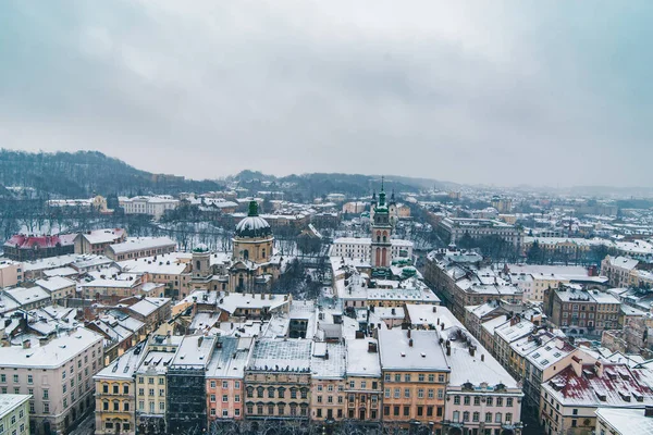 Προβολή Αστικό Τοπίο Της Παλιάς Ευρωπαϊκής Πόλης Χειμώνα Αρχιτεκτονική — Φωτογραφία Αρχείου