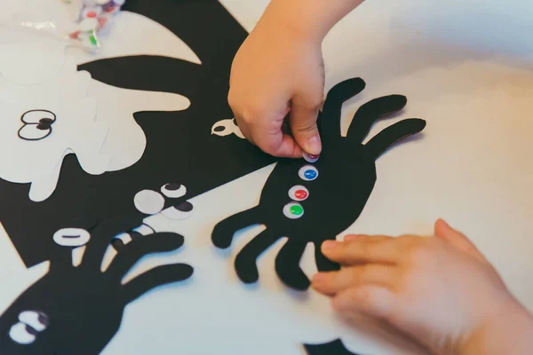 Young Mother Toddler Son Making Craft Spiders Halloween Holiday Family — Stock Photo, Image