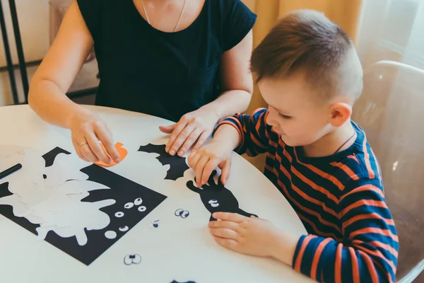 Young Mother Toddler Son Making Craft Spiders Halloween Holiday Family — Stock Photo, Image