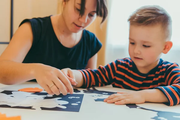 Young Mother Toddler Son Making Craft Spiders Halloween Holiday Family — Stock Photo, Image