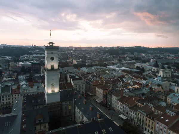 Antenn Utsikt Över Lviv Klocka Torn Solnedgången Mulen Himmel Kväll — Stockfoto