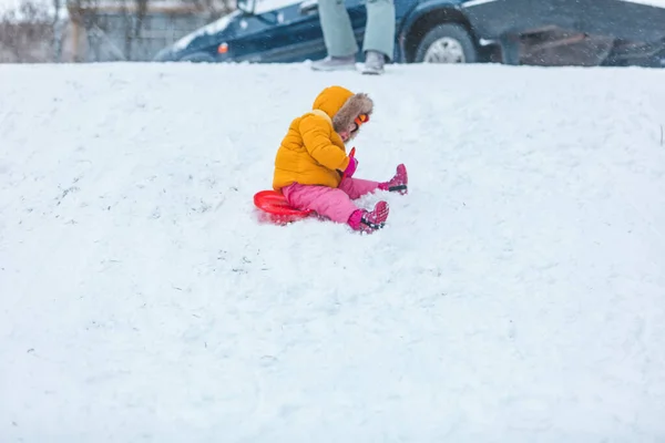 Little Girl Playing Outdoors Snow Winter Time — Stock Photo, Image