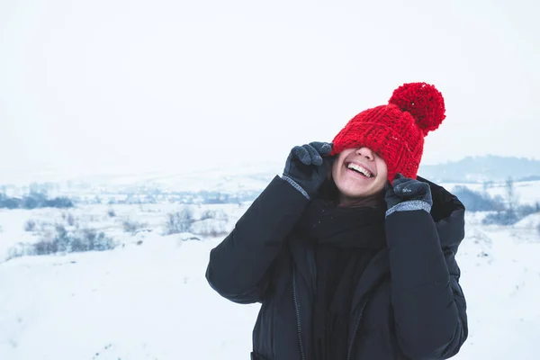 Young Adult Woman Winter Clothes Red Bright Hat Outdoors Put — Stock Photo, Image