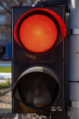 Kırmızı trafik lambası yol kontrolünü kapat