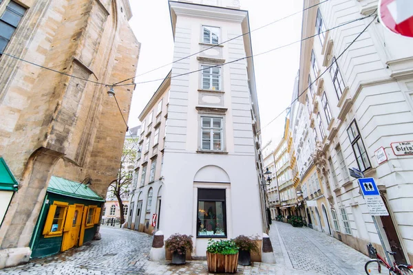 Вид Старую Европейскую Архитектуру Улицы Вены Людей — стоковое фото