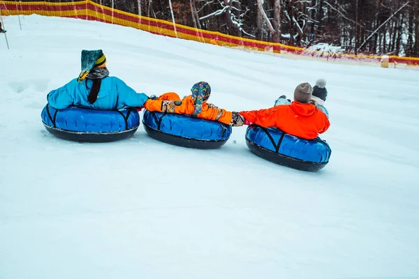 Lviv Ukraine Januar 2019 Aktivitäten Mit Winterspaß Hügelabwärts Auf Snow — Stockfoto