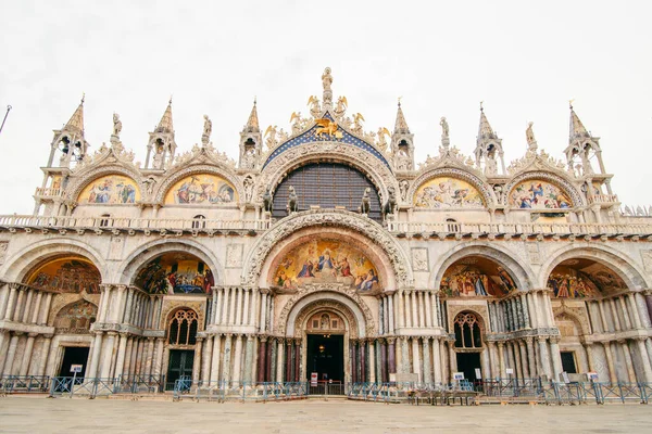Bazylika Świętych Znaków Wenecji Centralnego Placu Architektury Historycznej — Zdjęcie stockowe