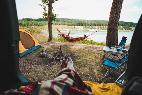 Person View Couple Resting Camping Woman Laying Hammock Beautiful View — Stock Photo, Image