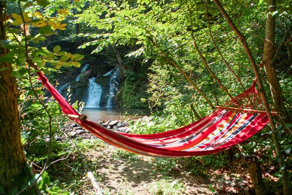 View Empty Hammock Trees Waterfall Background Copy Space Summer Time — Stock Photo, Image