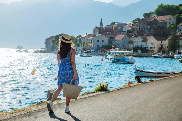 Young Pretty Stylish Woman Walking City Quay Sea Mountains Background — Stock Photo, Image