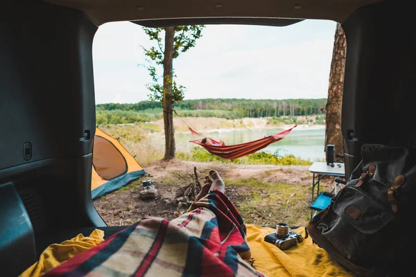 Person View Couple Resting Camping Woman Laying Hammock Beautiful View — Stock Photo, Image