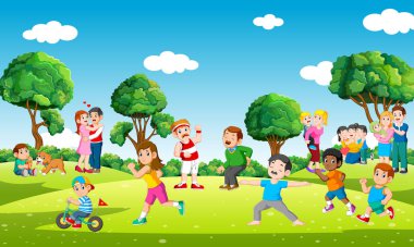 Şehir parkındaki insanlar spor yapıyor ve boş zamanlarında çocuklarla oynuyorlar.