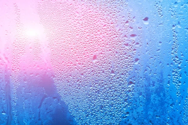 Fenêtre avec condensat ou vapeur après forte pluie, grande texture — Photo