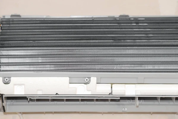 Concept of repair and maintenance of air conditioners. Radiator — ストック写真