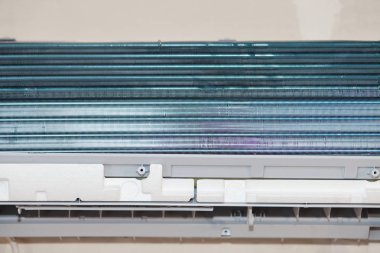 Klimayı kırın. Kapatın. Tamir ve bakım konsepti. Th