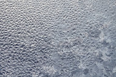 Donmuş buharlı su damlalarının dokusu tr 'ye düşer.