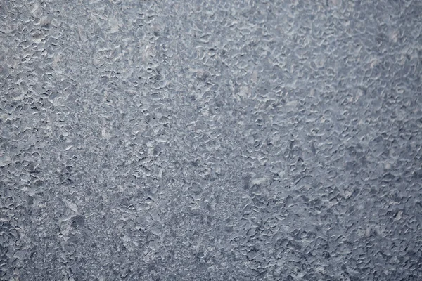 Gotas congeladas de gotas de água condensada vapor sobre o transparente w — Fotografia de Stock