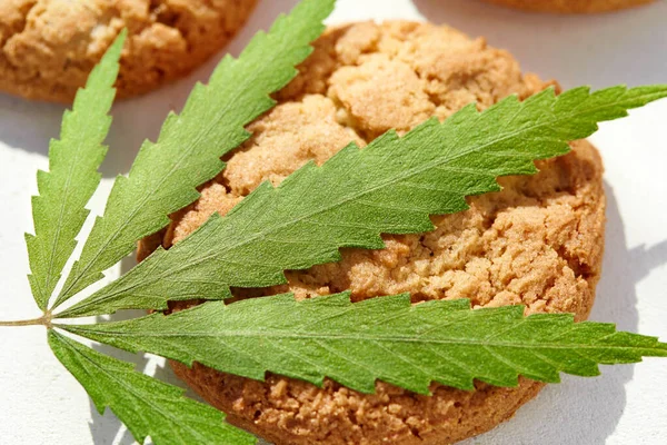Cookies Cannabis Leaf Marijuana Macro Cannabis Cbd Cannabidiol Concept Cooking — Stock Photo, Image