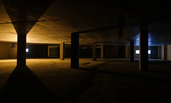 Construit espace vide parking souterrain Photos De Stock Libres De Droits