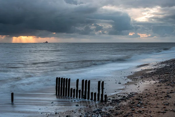 Caistor-on-Sea Beach při východu slunce — Stock fotografie