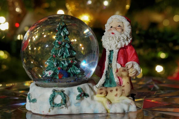 Vánoční sněhová koule koule. — Stock fotografie