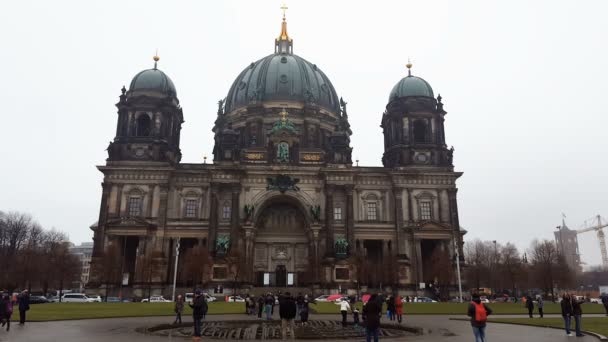 Berlin, Germany - December 18 2016: Berliner Dom. — стокове відео