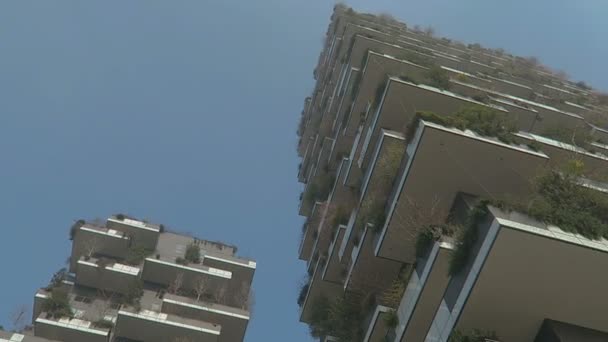 Мілан, Італія - 18 лютого 2017 року: Житлові башти Боско Vericale закрити подання. — стокове відео