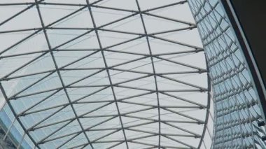 Milan, İtalya - 17 Şubat 2017: Lombardy binalar Palazzo Lombardia iç avluya