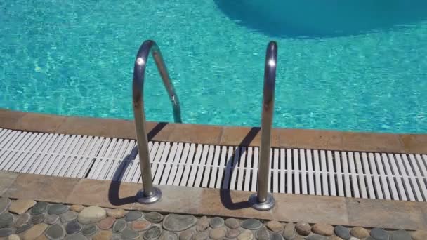 Outdoor swimming pool ladder. — Stock Video