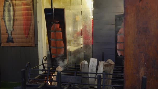 Salmon Panggang Arang Dimasak Warung Pasar Luar Ruangan Salmon Merah — Stok Video