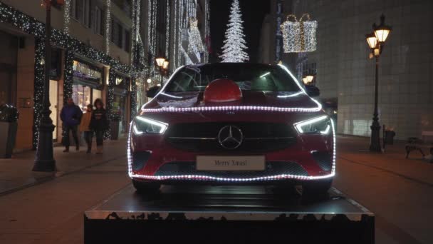 Budapest Ungheria Dicembre 2019 Mercatino Natale Auto Albero Illuminati Fashion — Video Stock