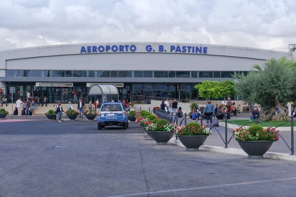 Rome Italië September 2017 Ciampino Luchthaven Ingang Met Politie Aanwezigheid — Stockfoto