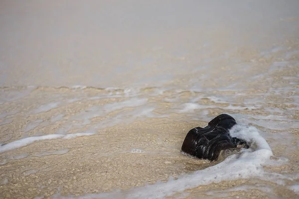 Vuilnis Het Strand Vervuiling Van Oceanen Met Huishoudelijk Afval Kleding — Stockfoto