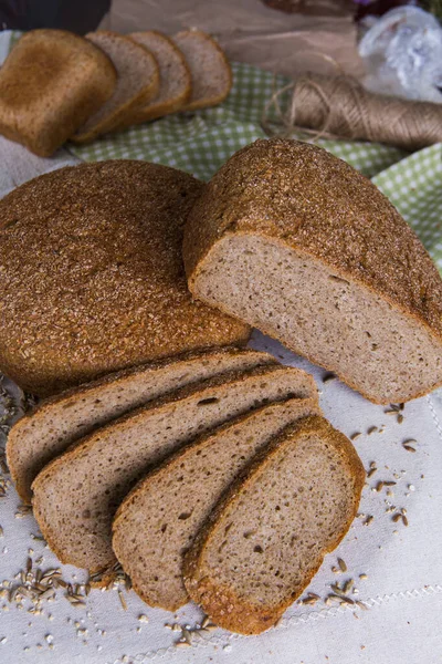 Pão Centeio Integral Uma Árvore Com Grãos Trigo Produto Dietético — Fotografia de Stock