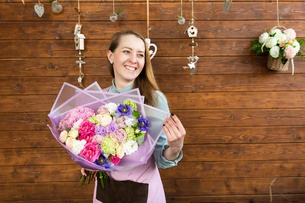 Florist Girl Collects Large Beautiful Bouquet Floristic Concept Business Concept — Stock Photo, Image