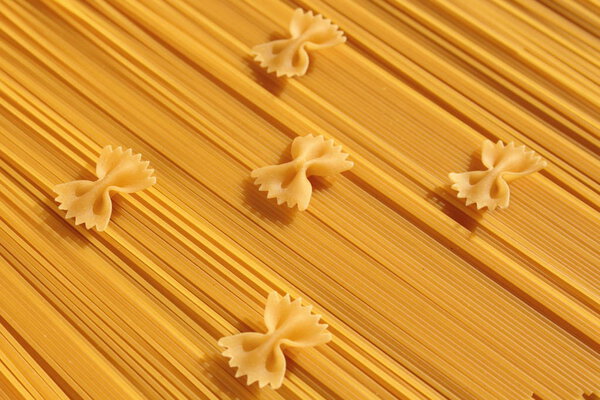 Паста-банты на спагетти
.