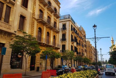 Lübnan 'ın merkezinde çiçek açan güzel bir cadde..