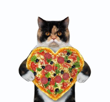 Kalp şeklinde pizza.