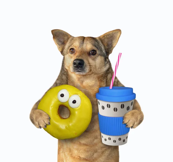 Perro con taza de café azul —  Fotos de Stock