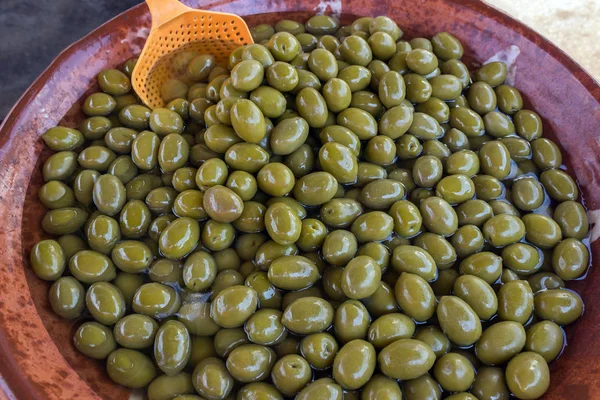 Olive marinate verdi deliziose. Contesto. Texture . — Foto Stock