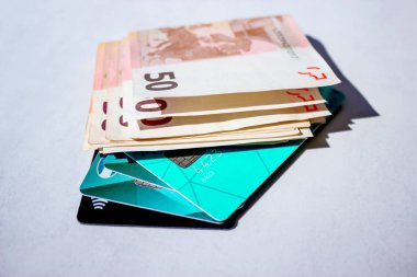 Kredi kartı ile nakit. Kavram - finans, iş