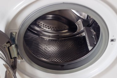 Çamaşır makinesi otomatik. Çelik Tambur açık. Portre