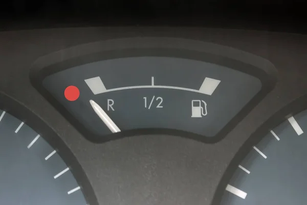 Empty tank indicator on car dashboard. — Stock Photo, Image