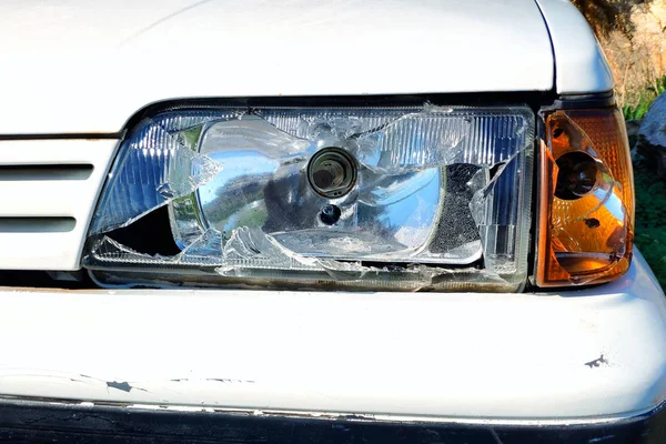 Front Lamp White Car Broken Accident Concepts Accident Car Insurance — Stock Photo, Image