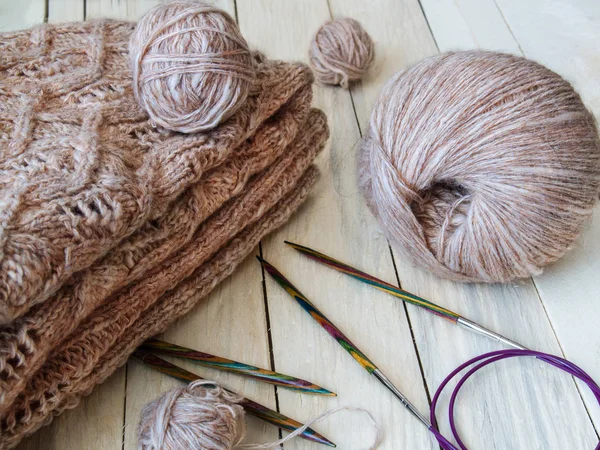 Пряжи для ручного вязания — стоковое фото