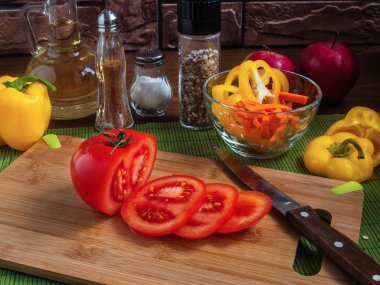 Büyük kırmızı domates adet dilimlenmiş