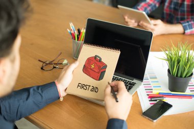 Not defteri tutan eller