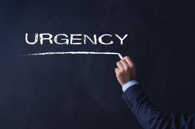 işadamı tahtaya yazma