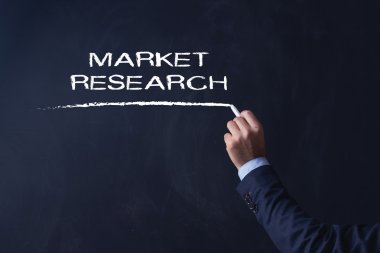 işadamı tahtaya yazma