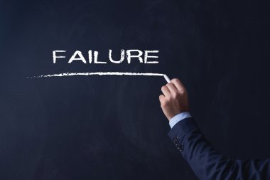 işadamı tahtaya yazma